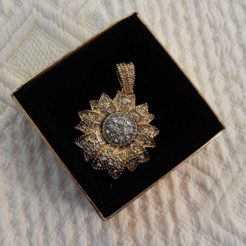 Gold and silver Flower Pendant